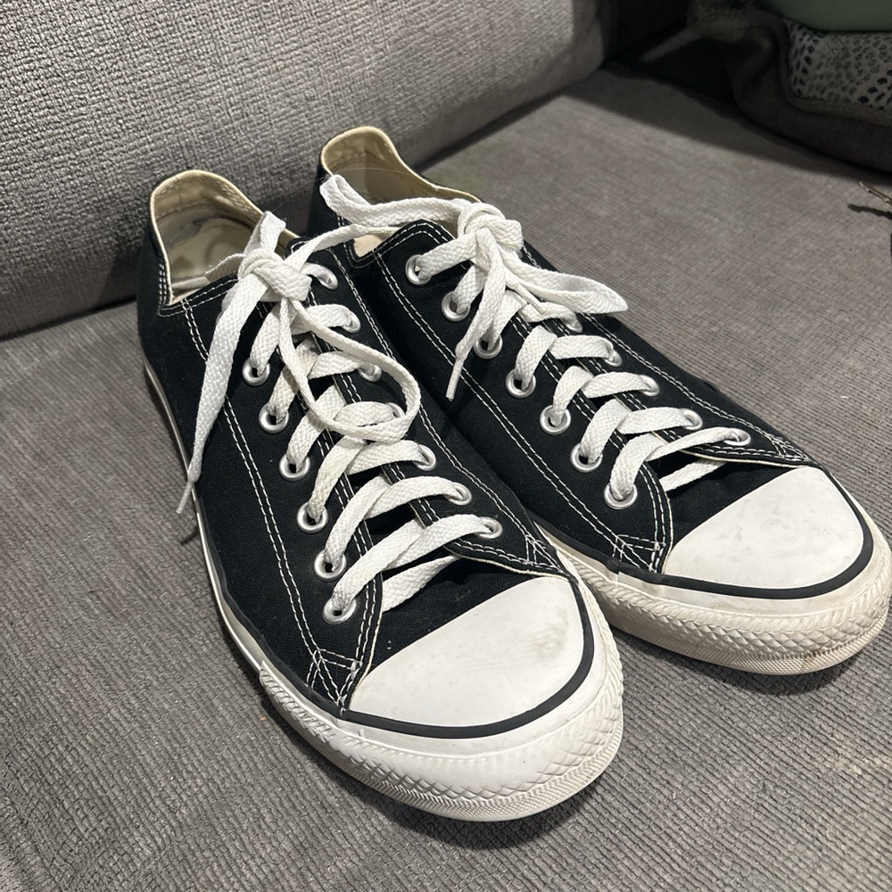Men’s Classic Black Converse Sneakers size 11